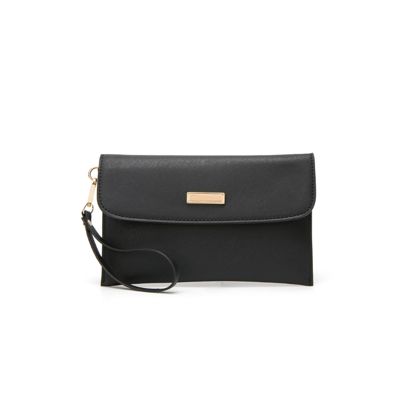 Set of leather shoulder bags