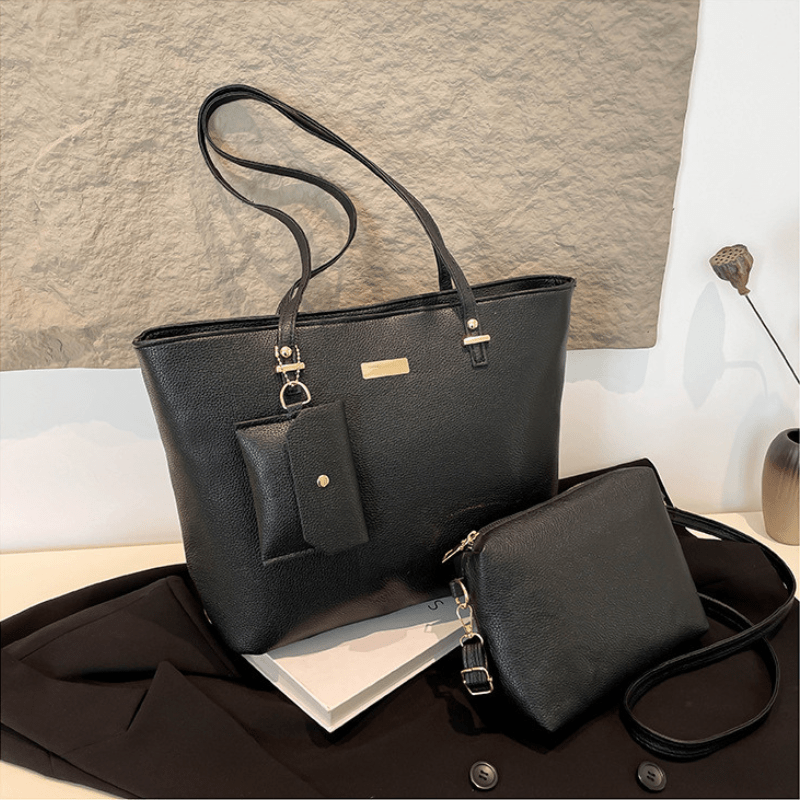 Set of leather shoulder bags
