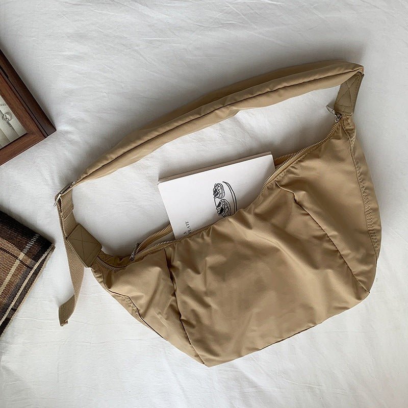 Béatrice | Crescent Crossbody Bag