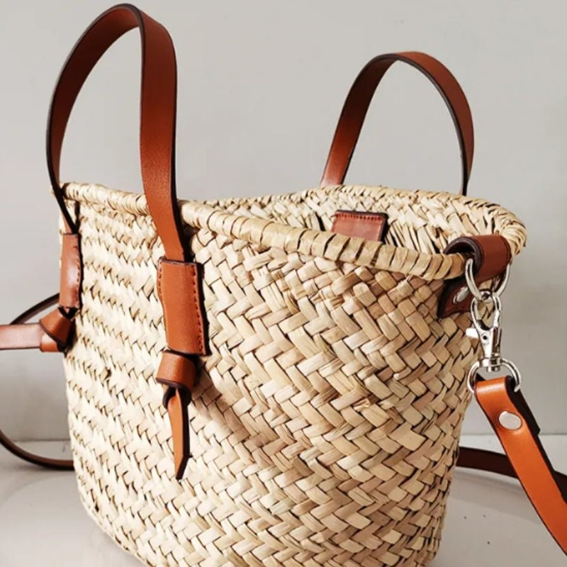 Wicker shoulder bag