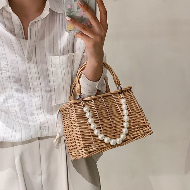 Mini straw bow bag