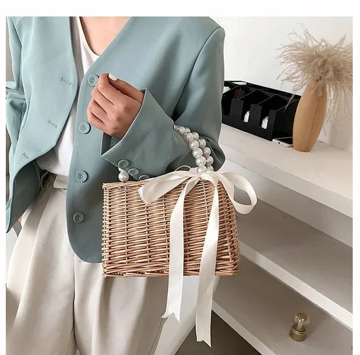 Mini straw bow bag