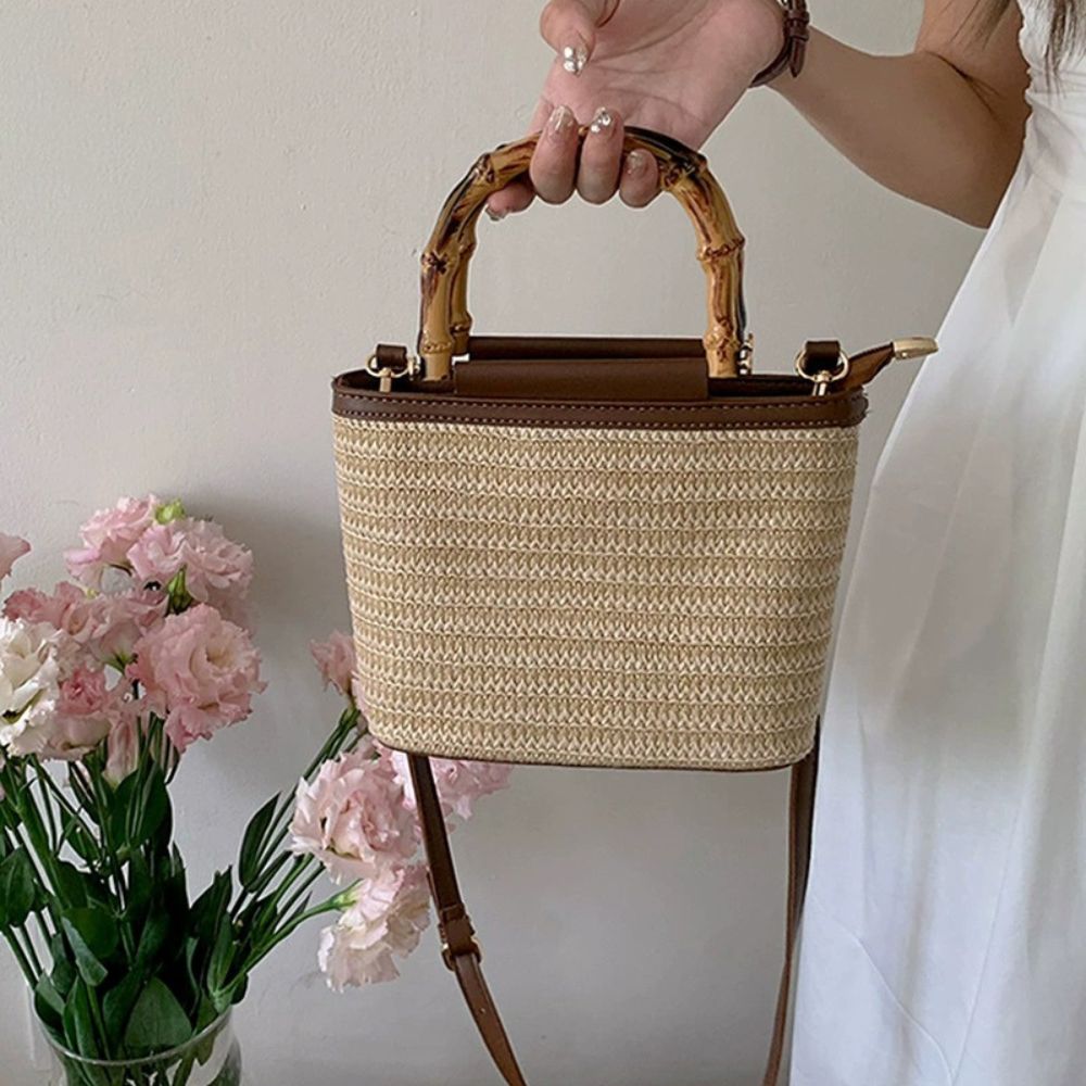 Straw crossbody bucket bag
