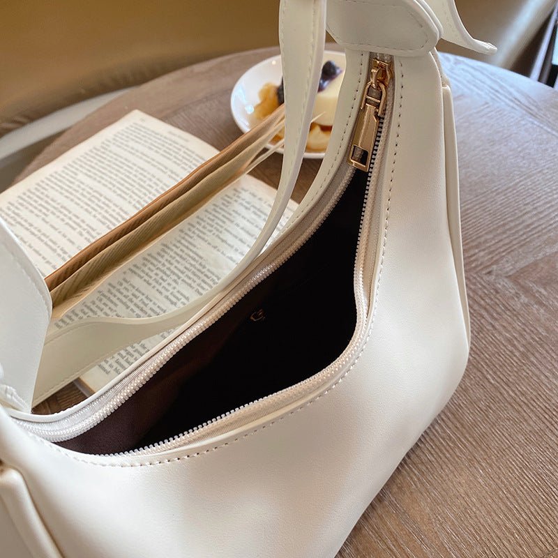 Océane | Crescent Leather Crossbody Bag