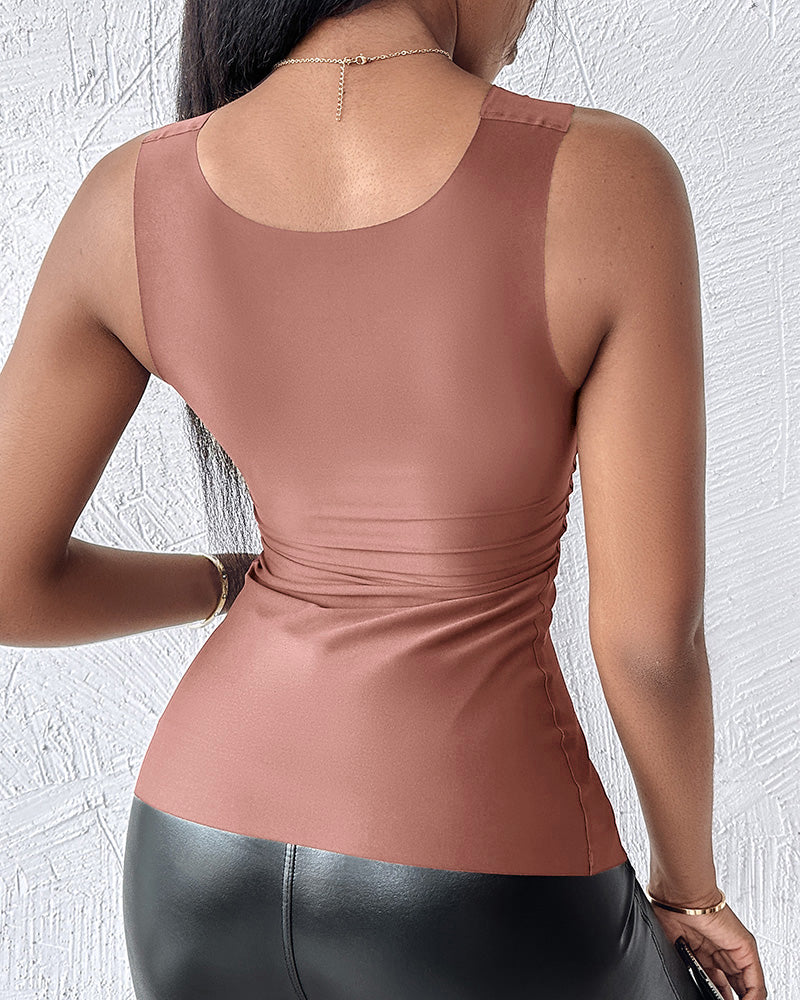 Seamless U-Neck Sleeveless Tank with Built-In Bra for Layering