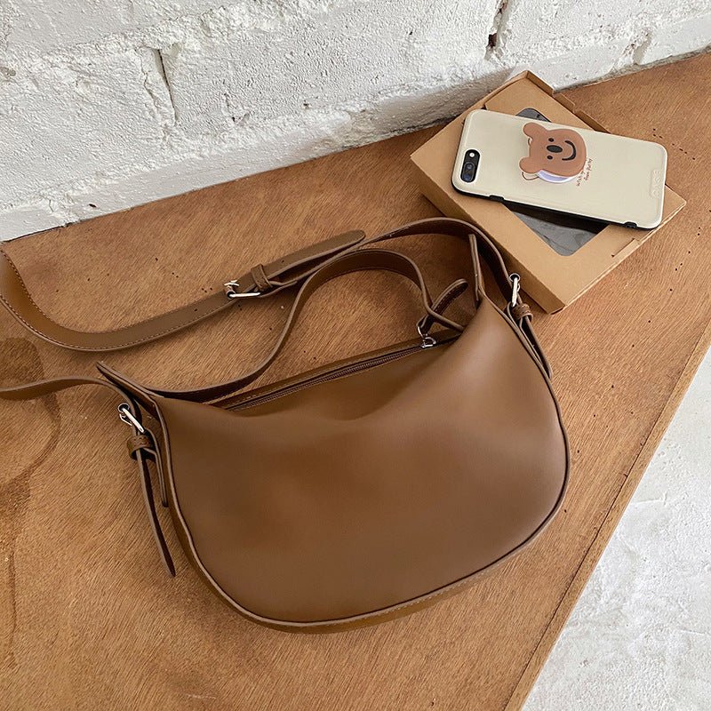 Océane | Crescent Leather Crossbody Bag