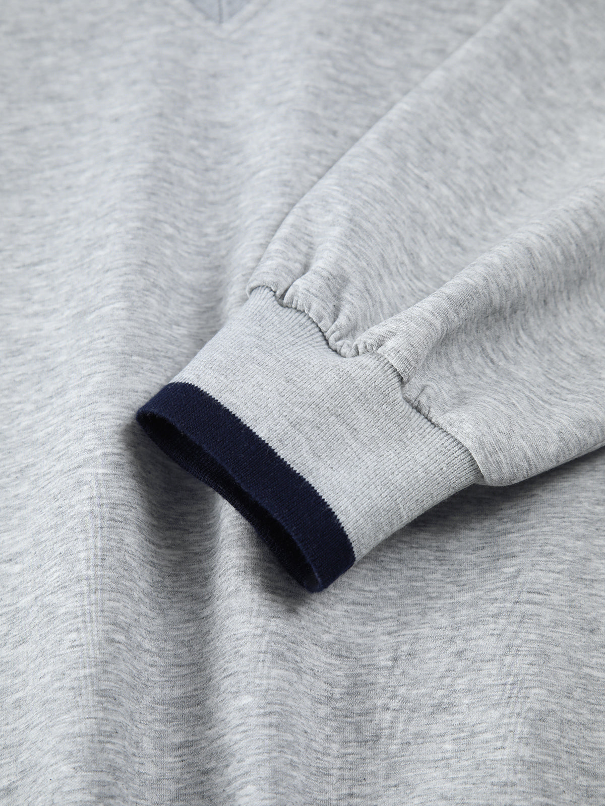 Contrast-Edged Cozy Oversized Sweatshirt