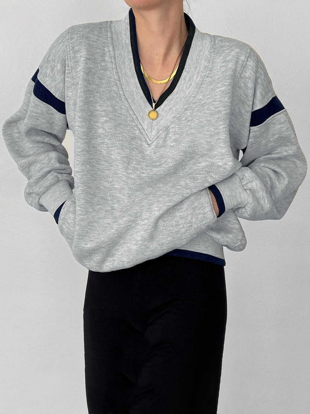 Contrast-Edged Cozy Oversized Sweatshirt