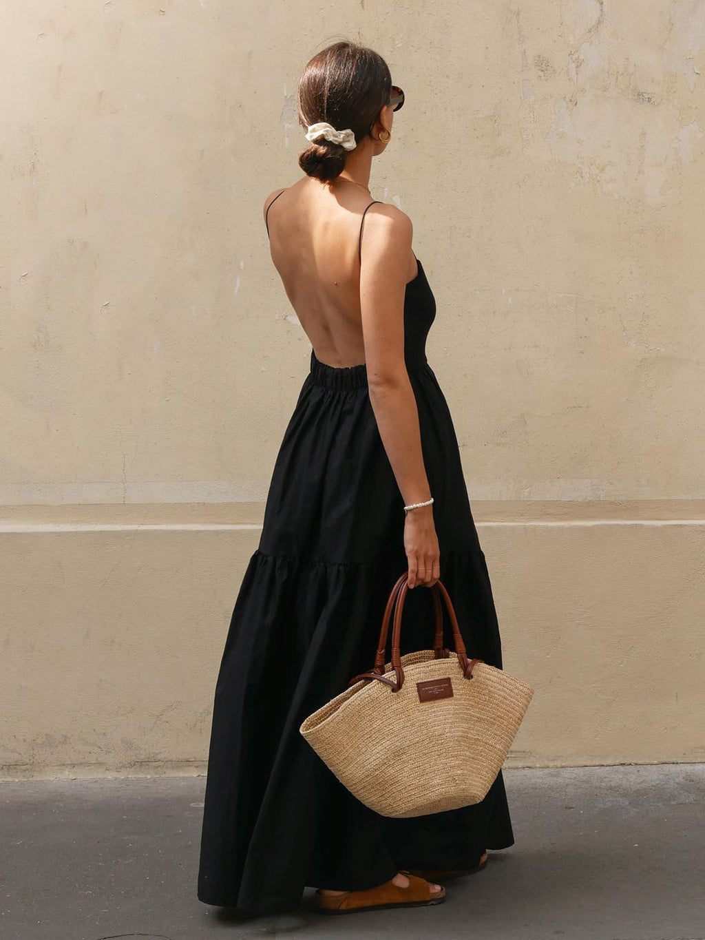 Elegant Sleeveless Long Dress with Open Back