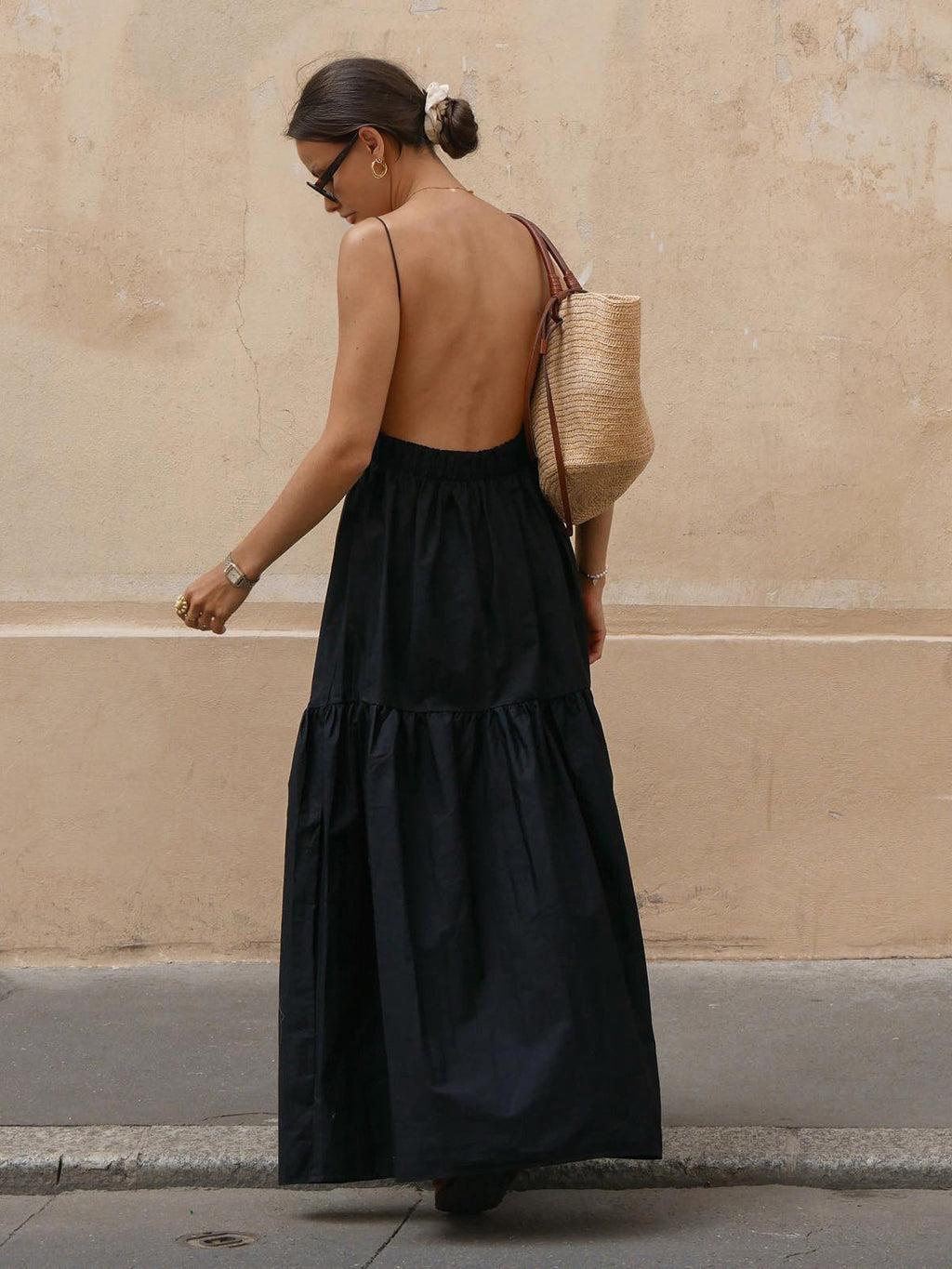 Elegant Sleeveless Long Dress with Open Back