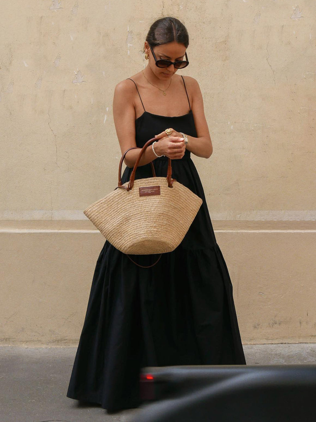 Elegant Sleeveless Long Dress with Open Back
