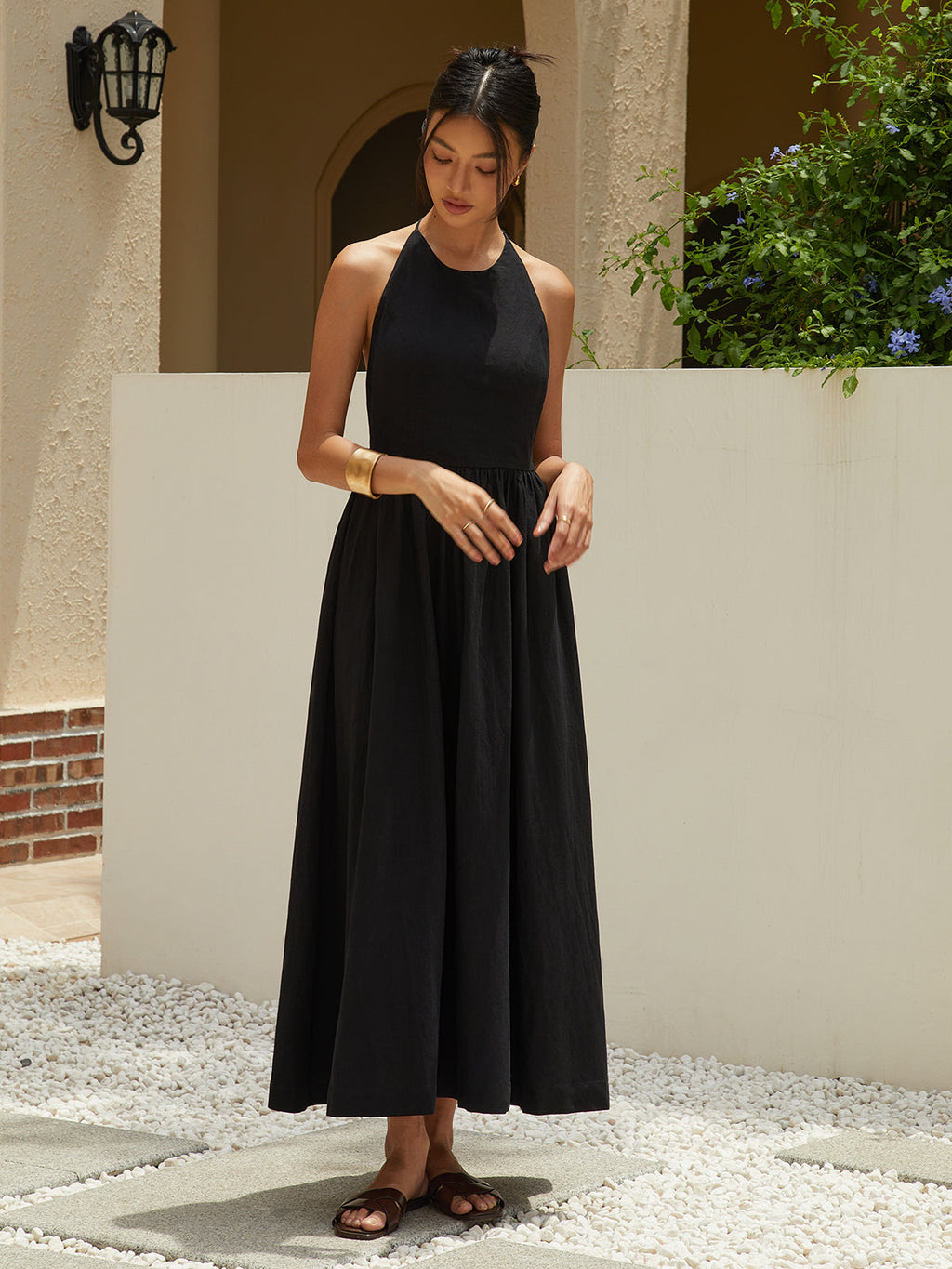 Chic Halterneck Full-Length Dress for Evening Events