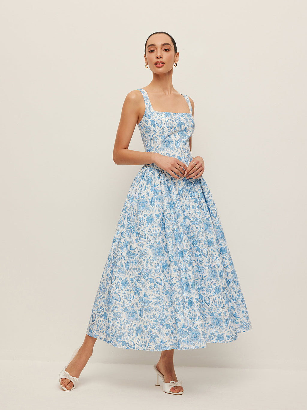 Square-Neck Dress Featuring Print Design and Pockets