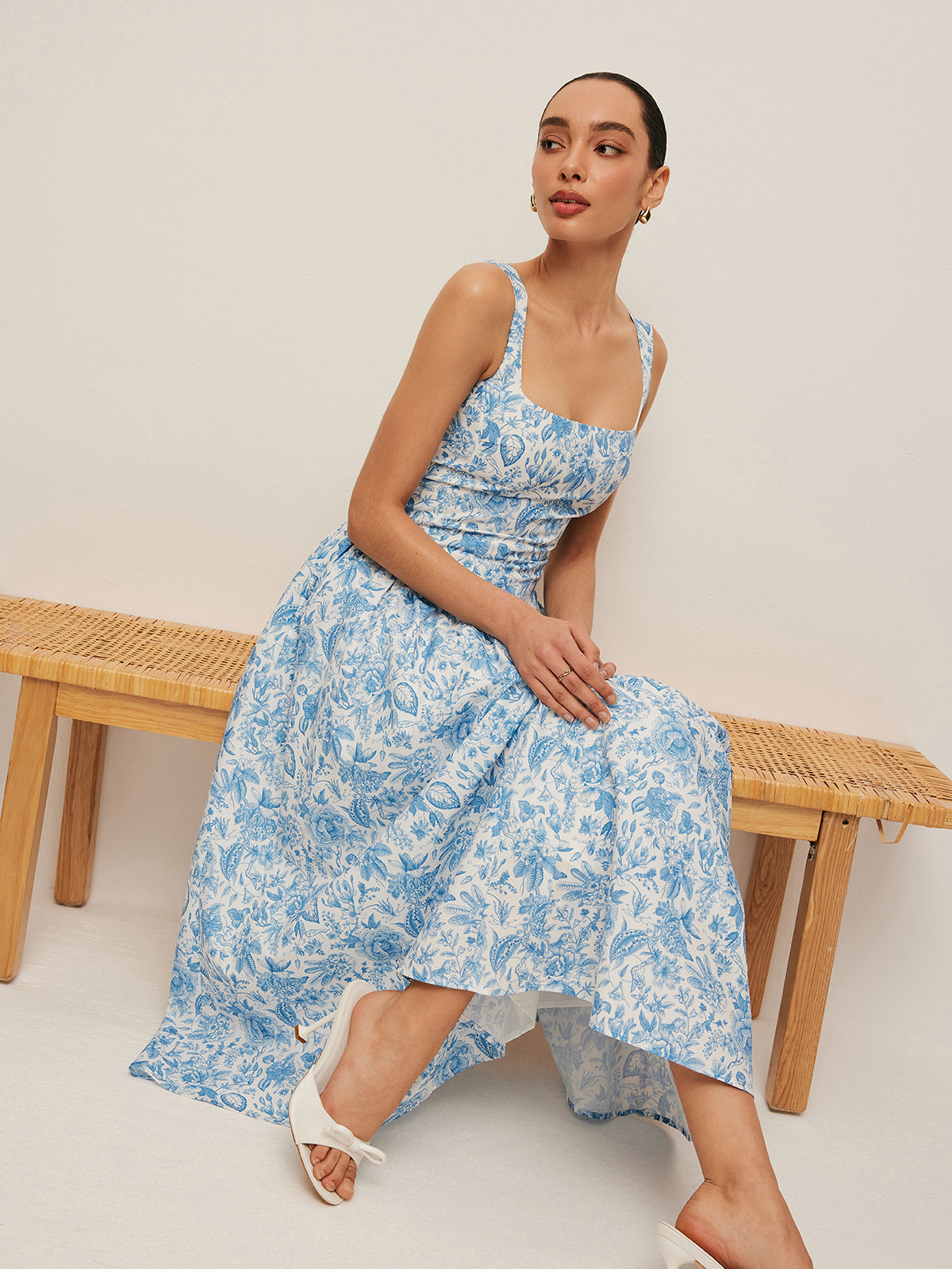 Square-Neck Dress Featuring Print Design and Pockets