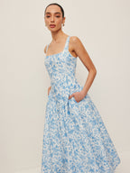 Square-Neck Dress Featuring Print Design and Pockets