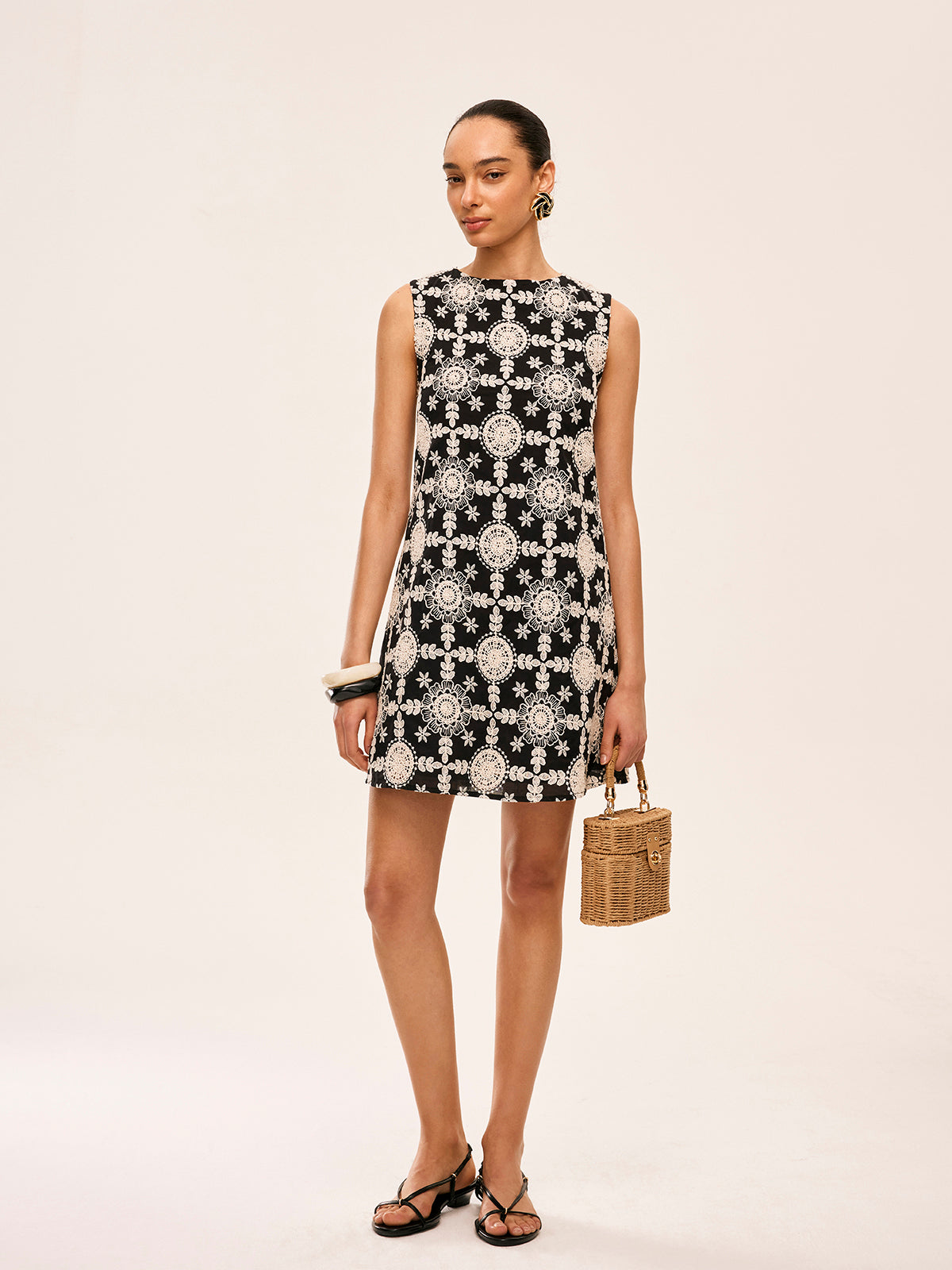 Cotton Dress with Elegant Sleeveless Embroidery