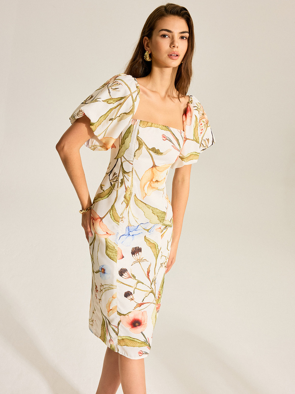 Backless Dress with Floral Design and Puff Sleeves