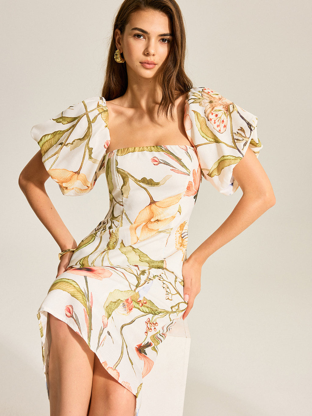 Backless Dress with Floral Design and Puff Sleeves