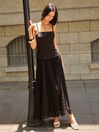 Spaghetti-Strap Backless Maxi Dress with Pleated Design