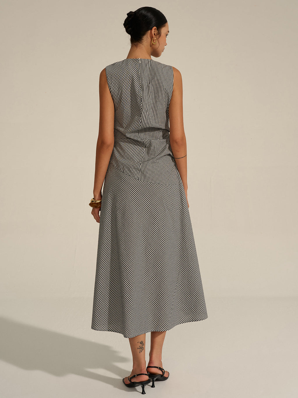 Chic Gingham Midi Dress with Timeless Appeal