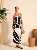 Elegant Strapless Dress with Delicate Floral Pattern