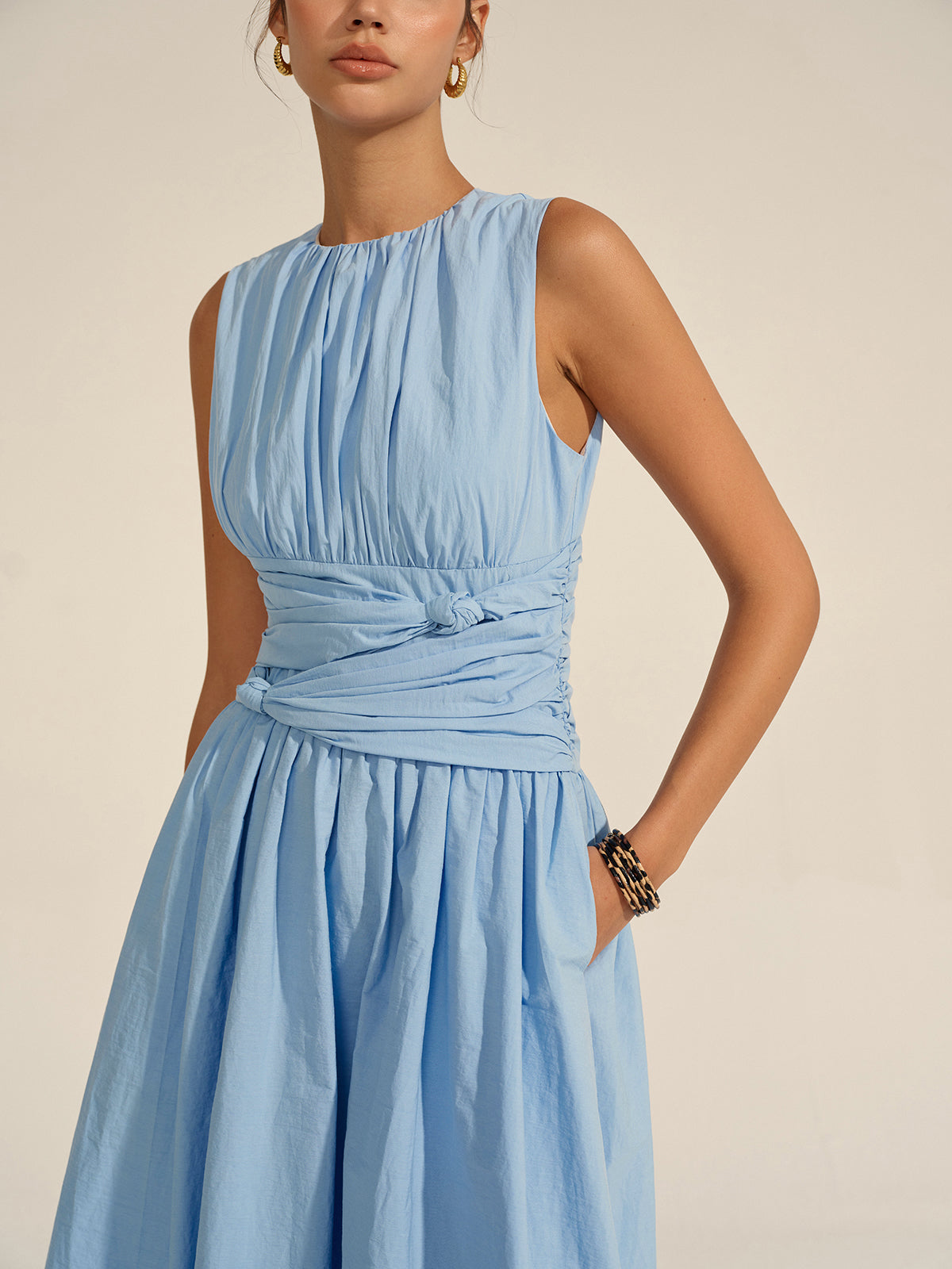 Elegant Maxi Dress with Cinched Waist Detail