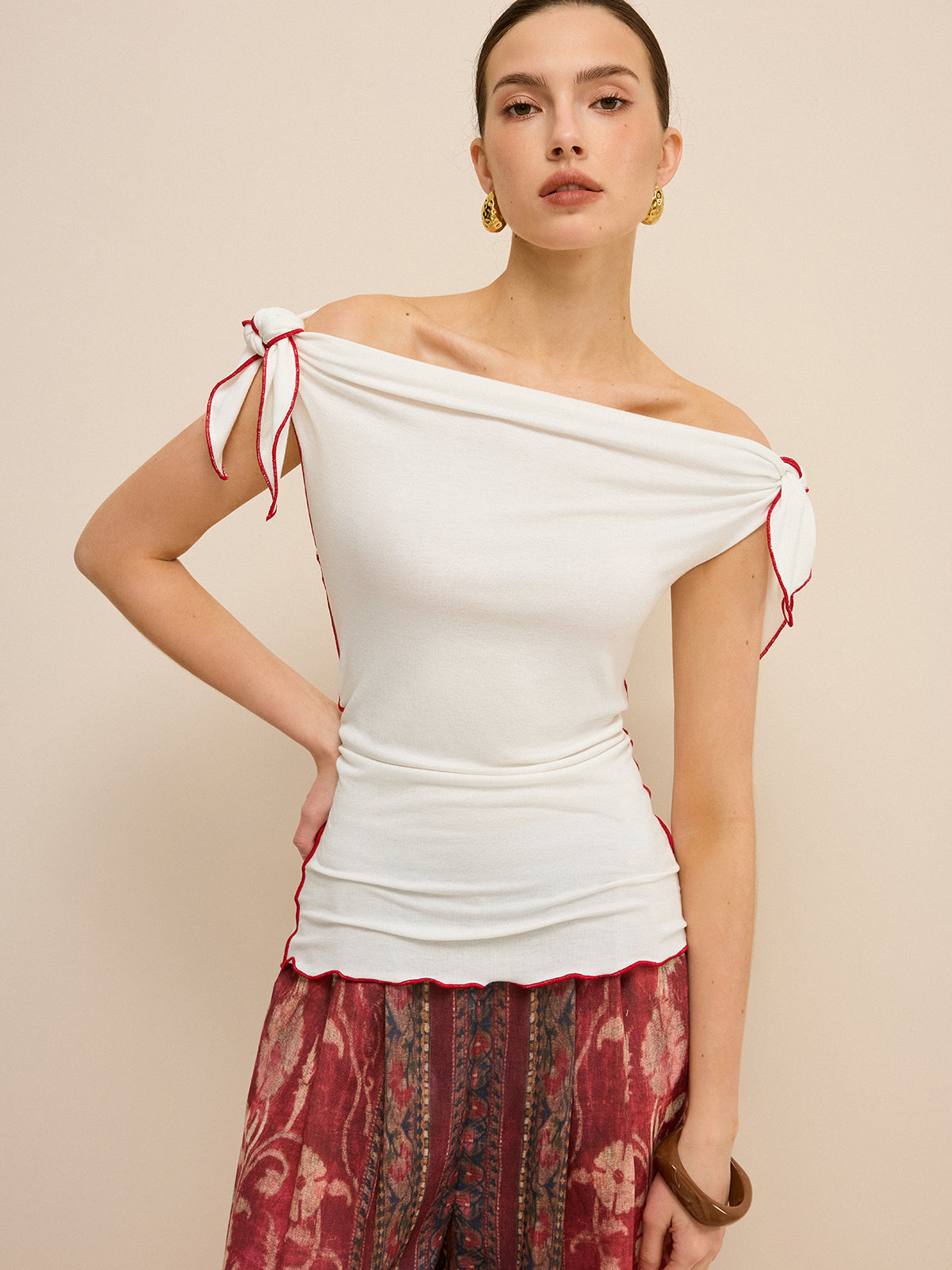 Off-Shoulder Knotted Top with Contrast Trim