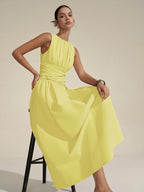 Elegant Maxi Dress with Cinched Waist Detail