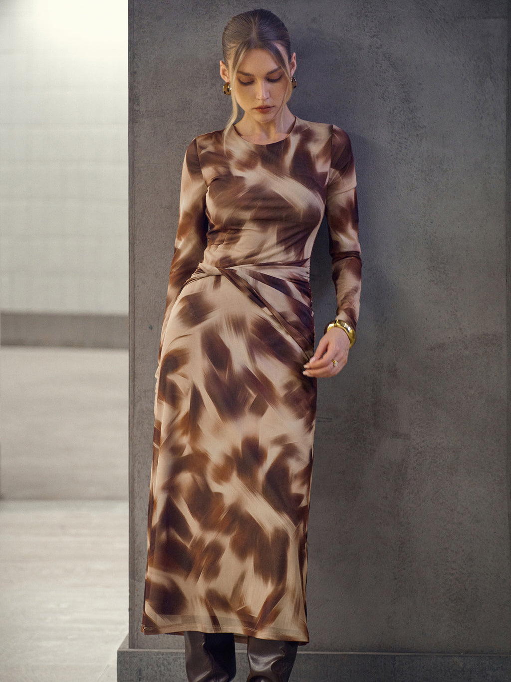 Abstract Pattern Twisted Mesh Midi Dress