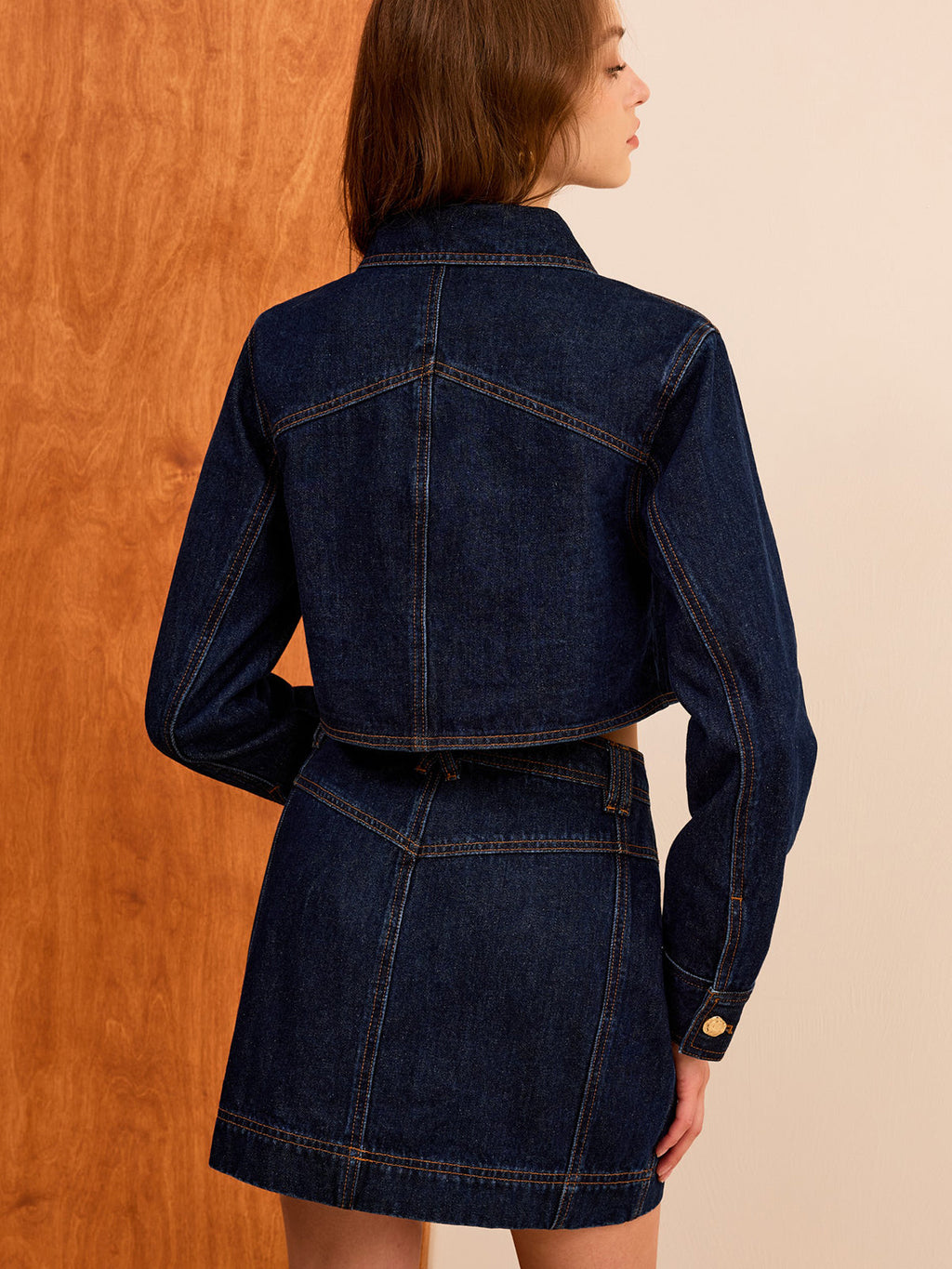 Stylish Cropped Denim Jacket with Metal Buttons
