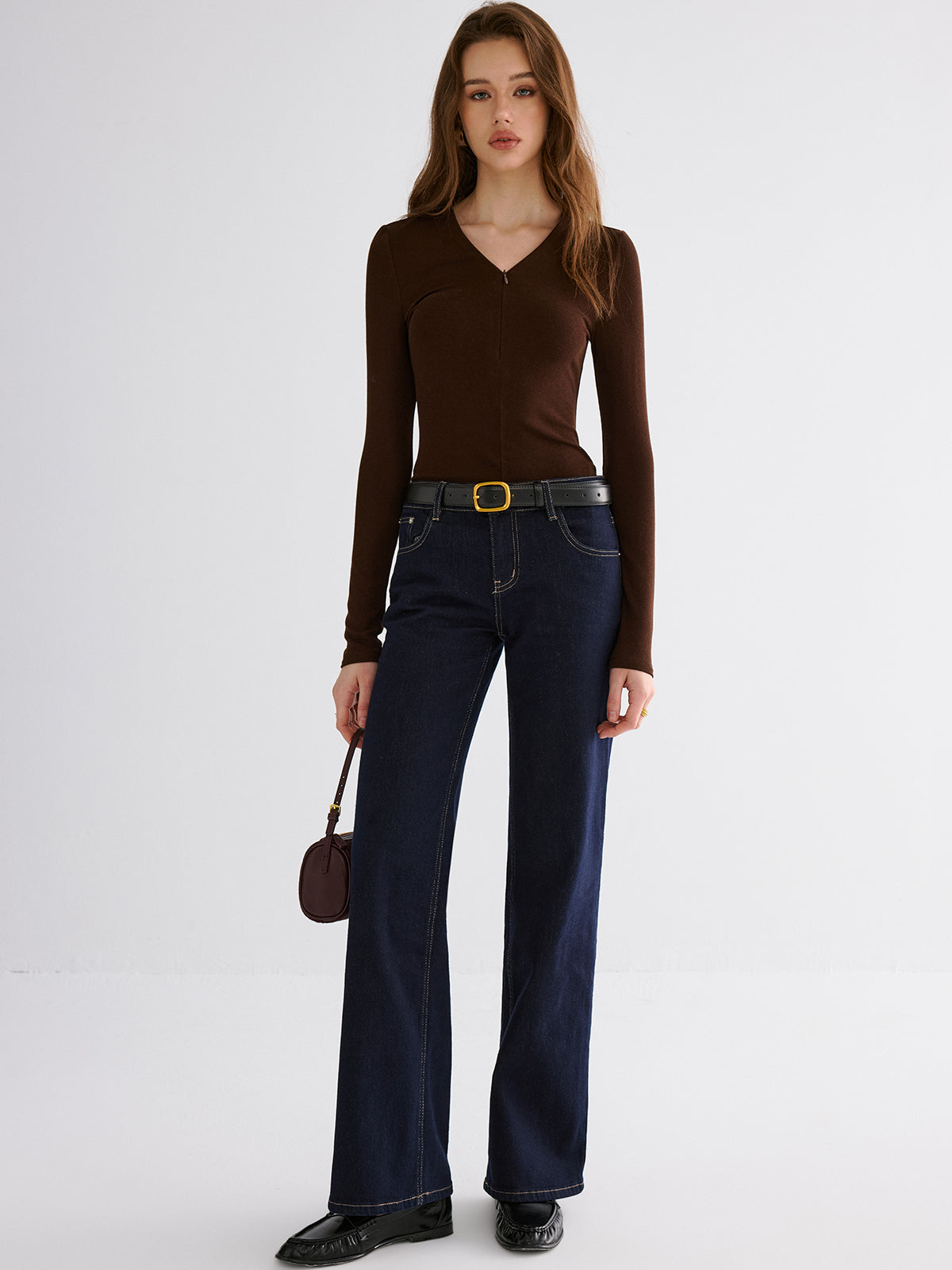 Sleek V-Neck Top with Long Sleeves and Zipper