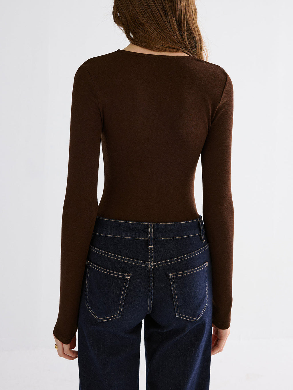 Sleek V-Neck Top with Long Sleeves and Zipper