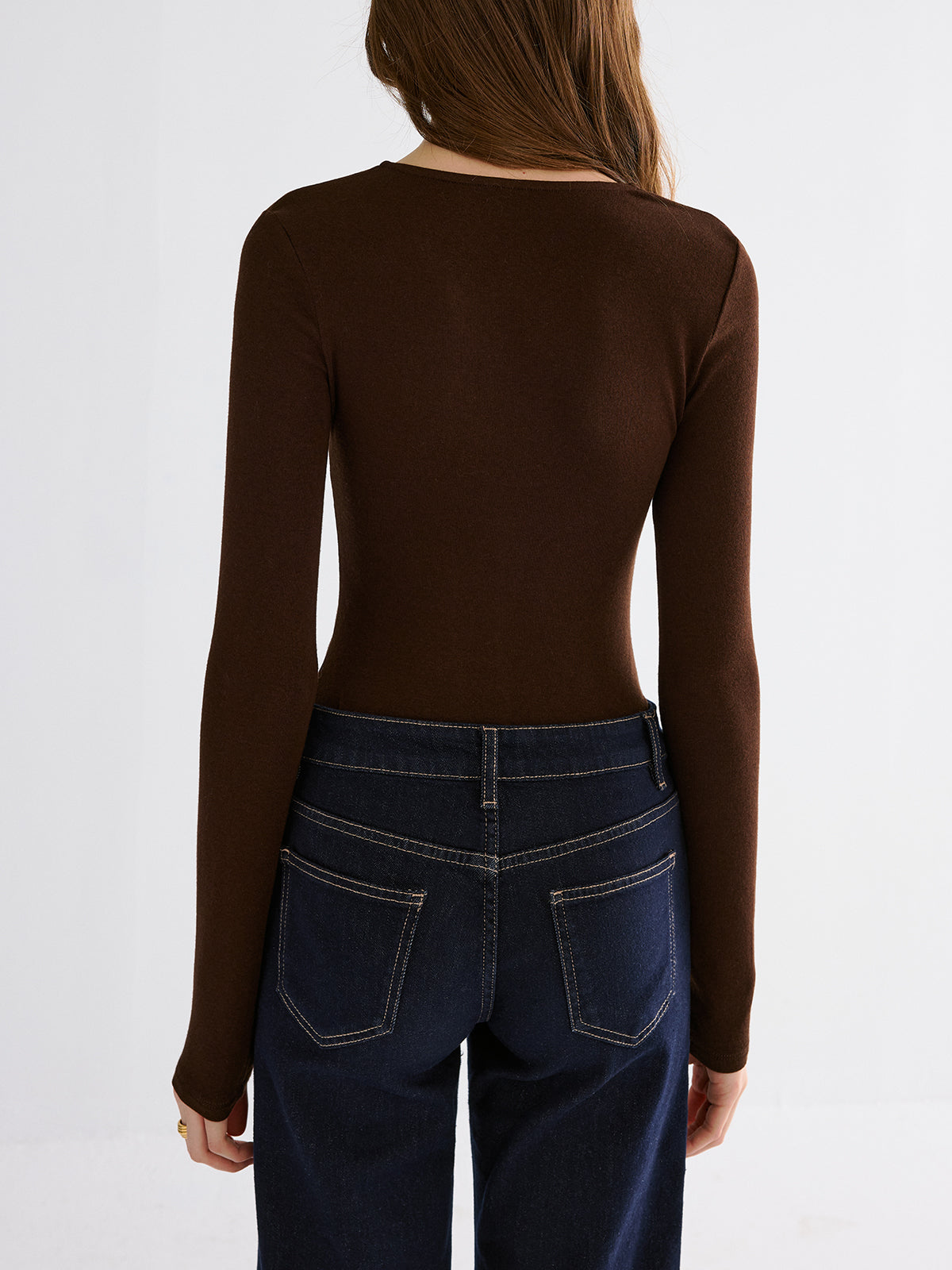 Sleek V-Neck Top with Long Sleeves and Zipper