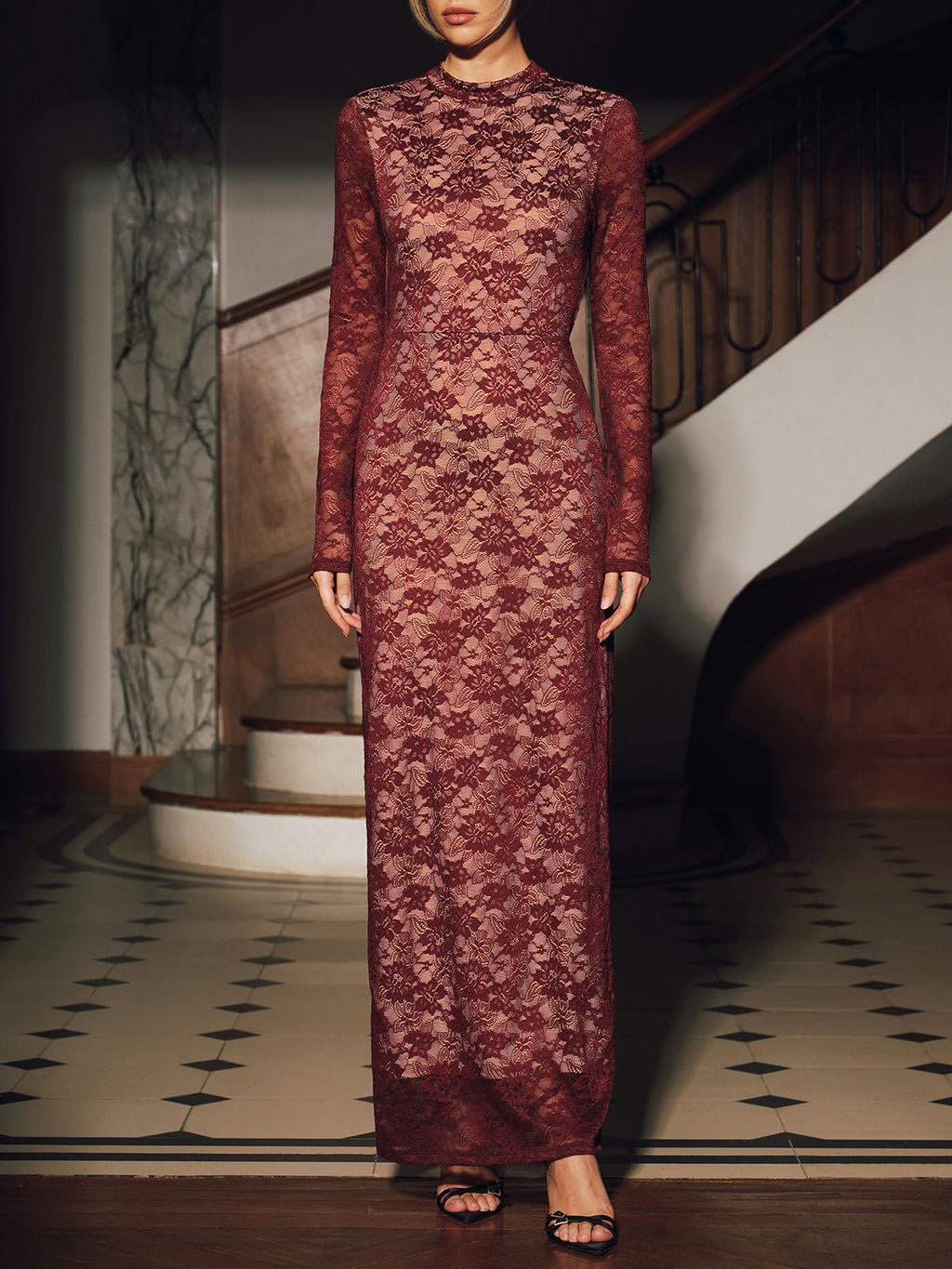 Elegant Lace Backless Maxi Dress with Long Sleeves