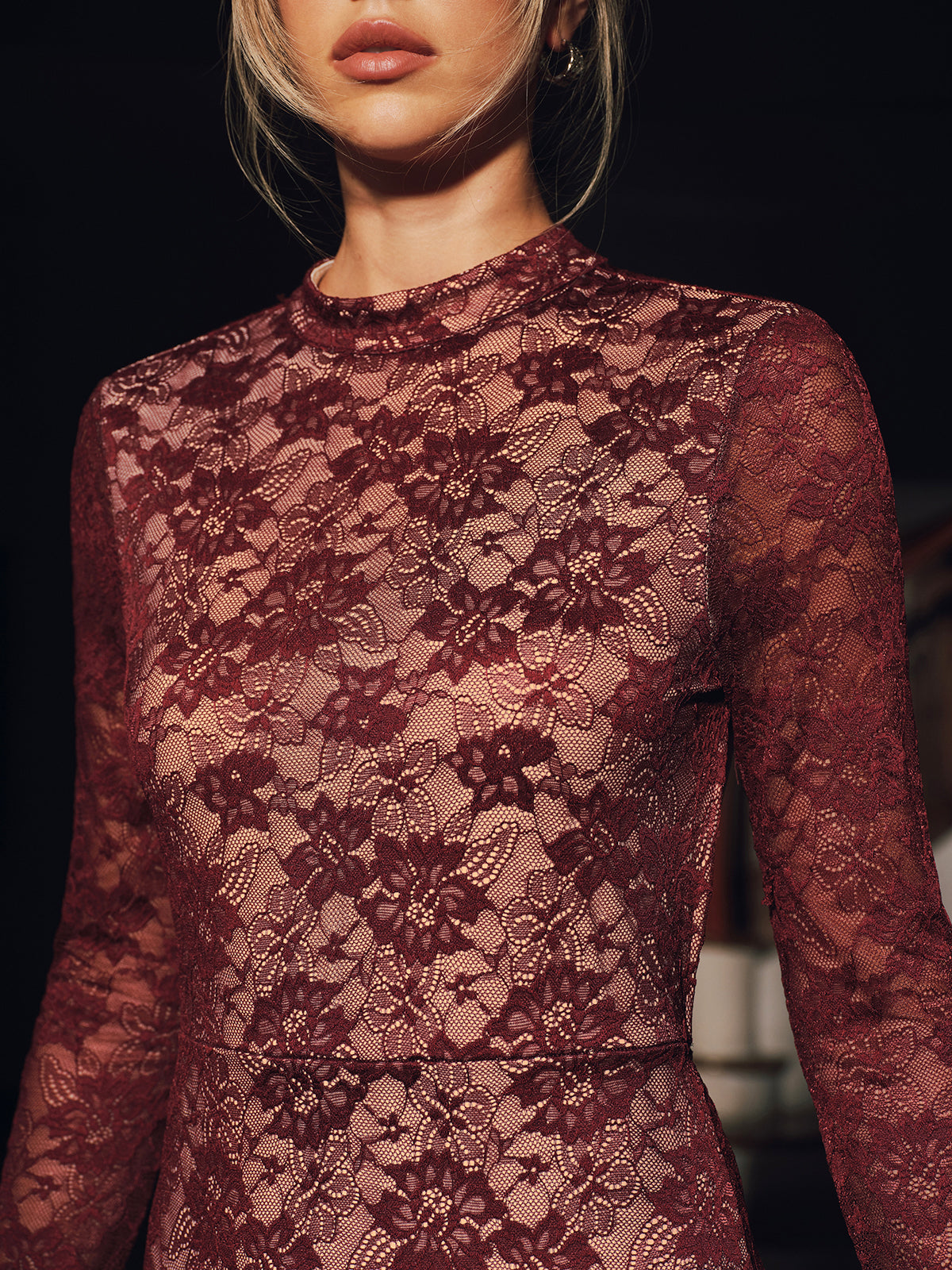 Elegant Lace Backless Maxi Dress with Long Sleeves