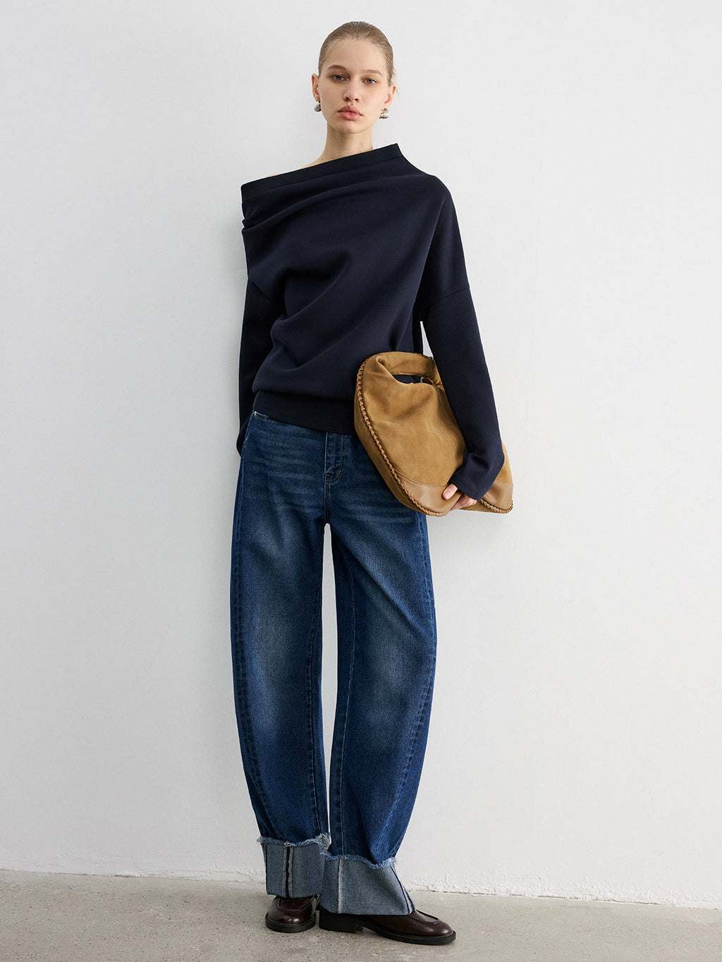Casual Off-Shoulder Sweatshirt in Cotton Blend
