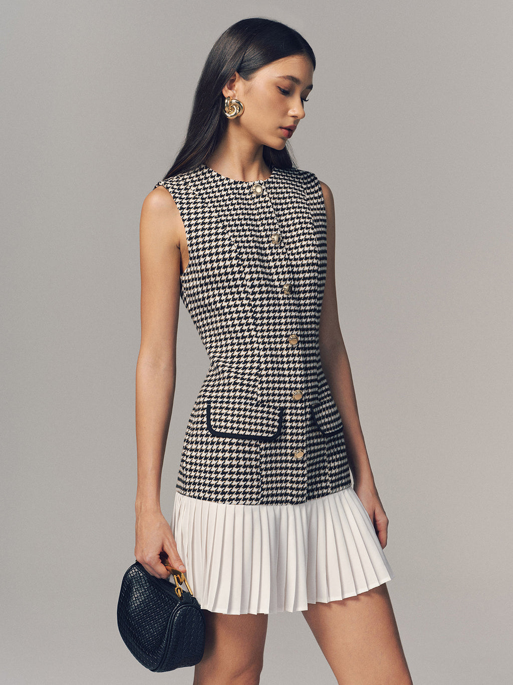 Houndstooth Pleated Mini Dress with Sleeveless Design