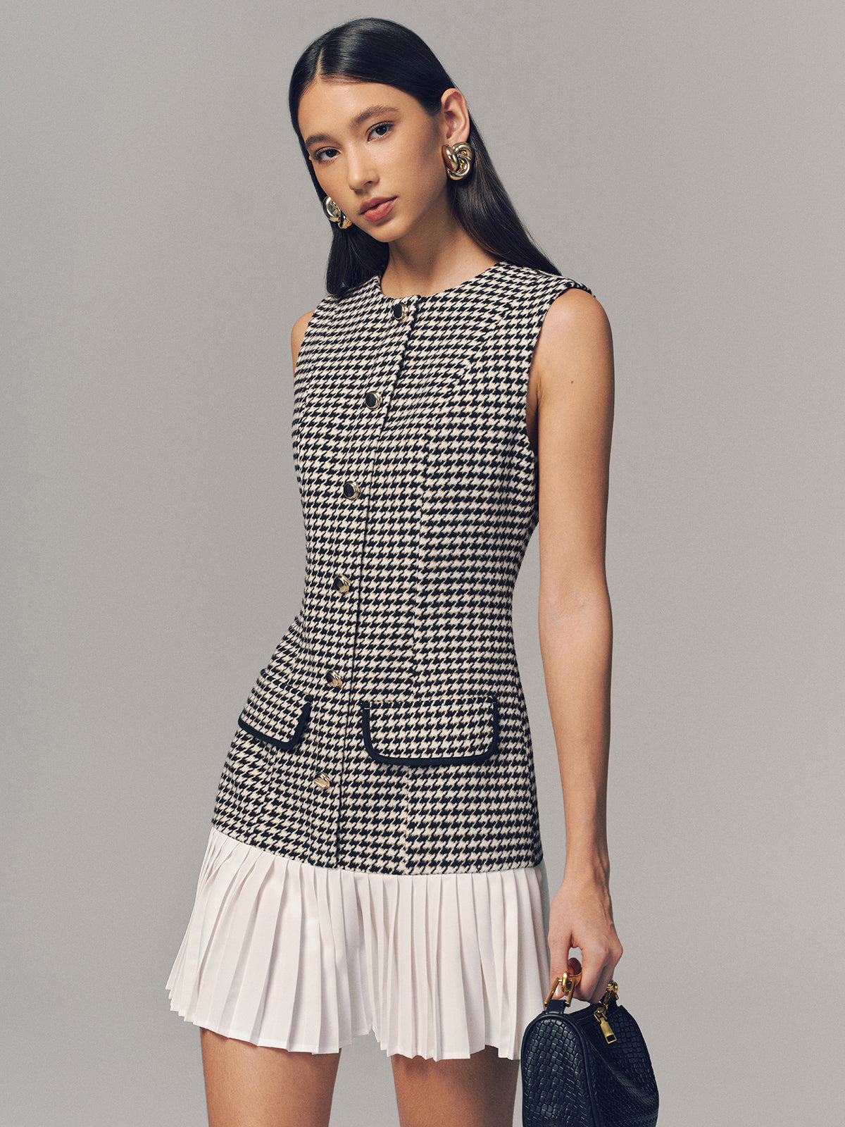 Houndstooth Pleated Mini Dress with Sleeveless Design