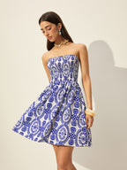 Sleeveless Dress with Elegant Floral Design