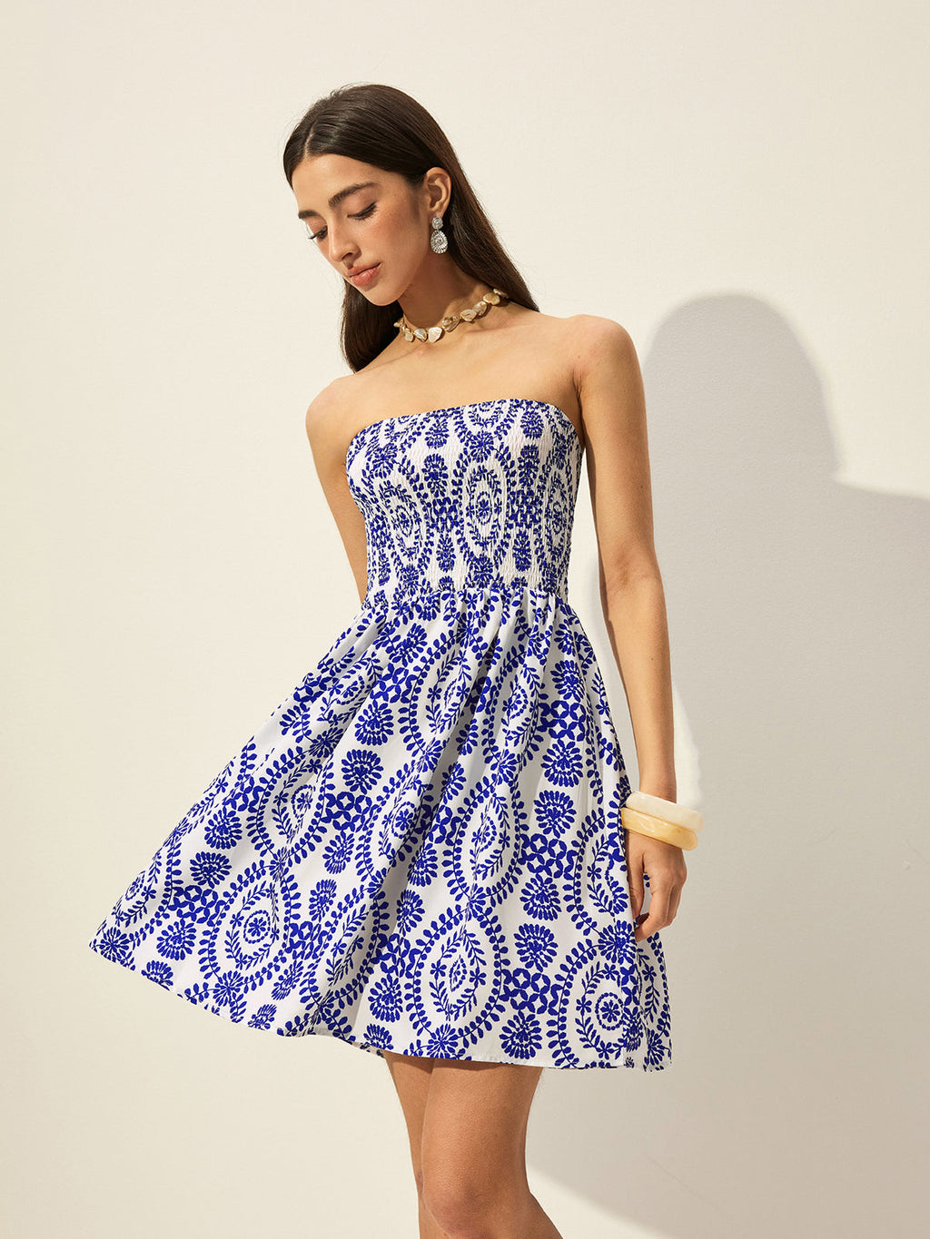 Floral Strapless Dress with Elegant Print Design