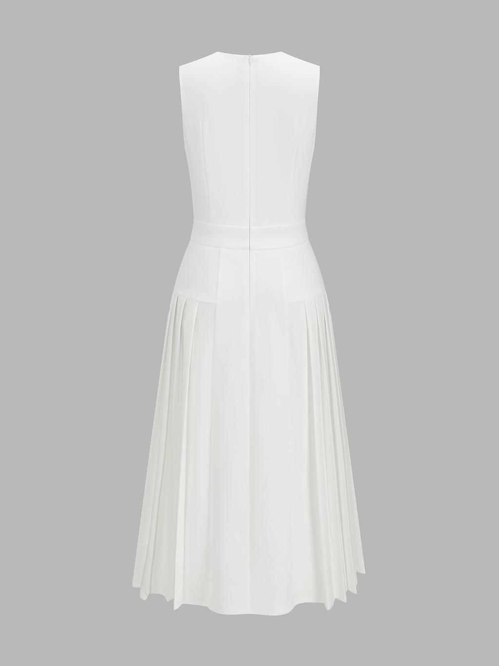 Elegant Sleeveless Midi Dress with Pleated Skirt