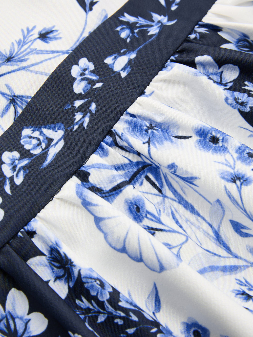 Backless Maxi Dress with Floral Patterns