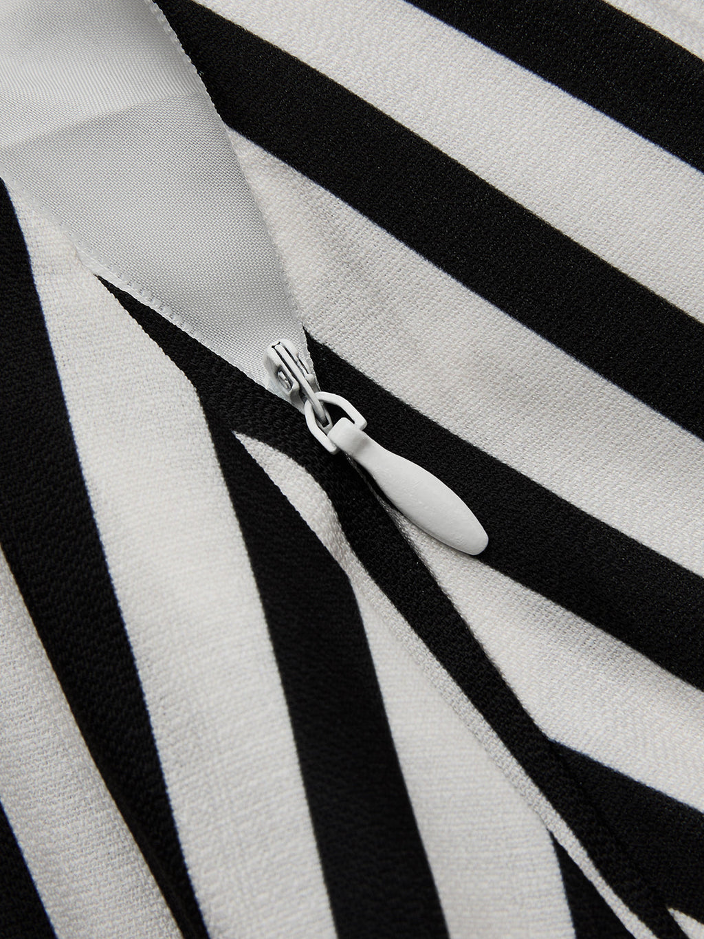 Stripe Design Backless Dress with Pockets