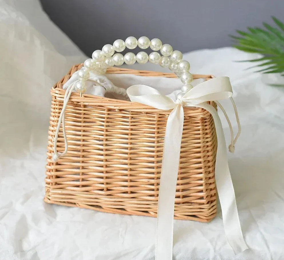 Mini straw bow bag