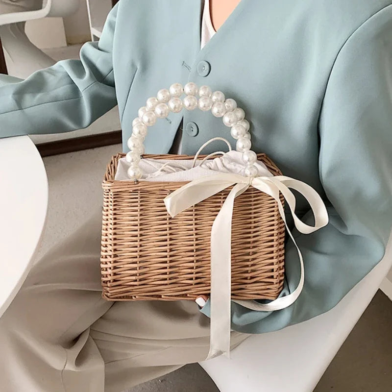 Mini straw bow bag