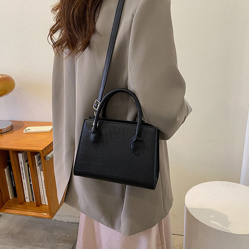 Énora | Black Mini Shoulder Bag