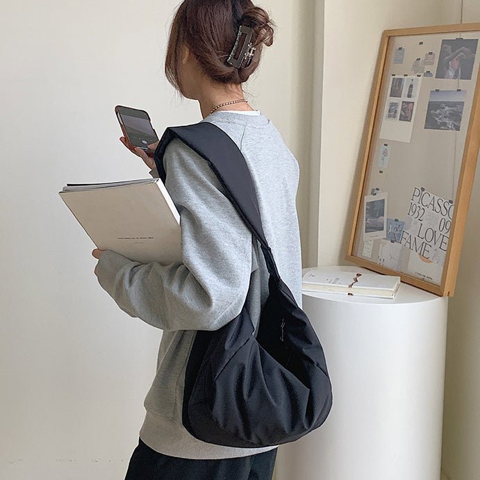 Béatrice | Crescent Crossbody Bag