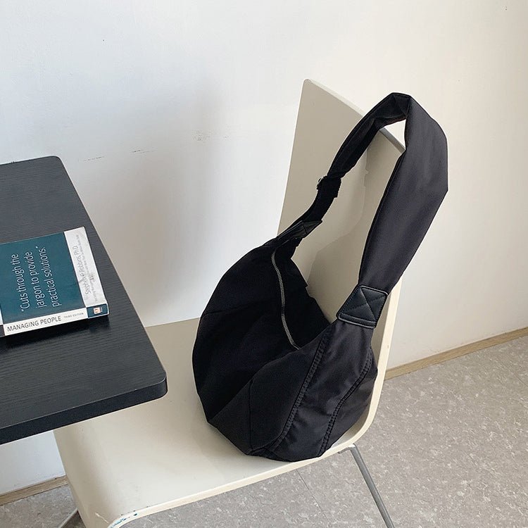 Béatrice | Crescent Crossbody Bag